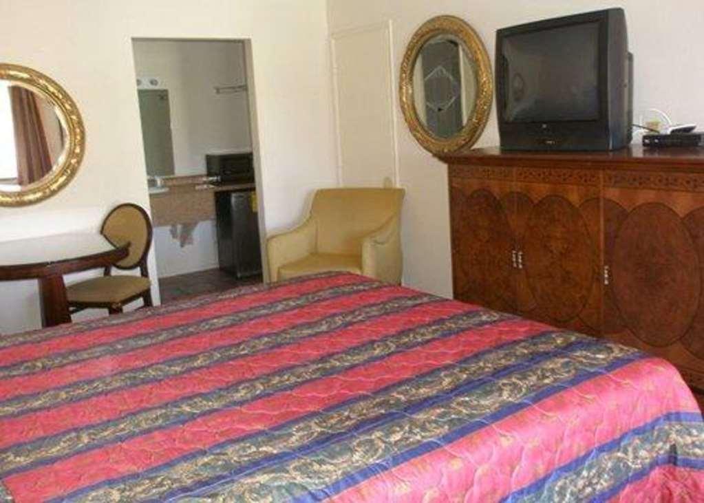Beyond Stay Hotel Victorville Downtown Szoba fotó